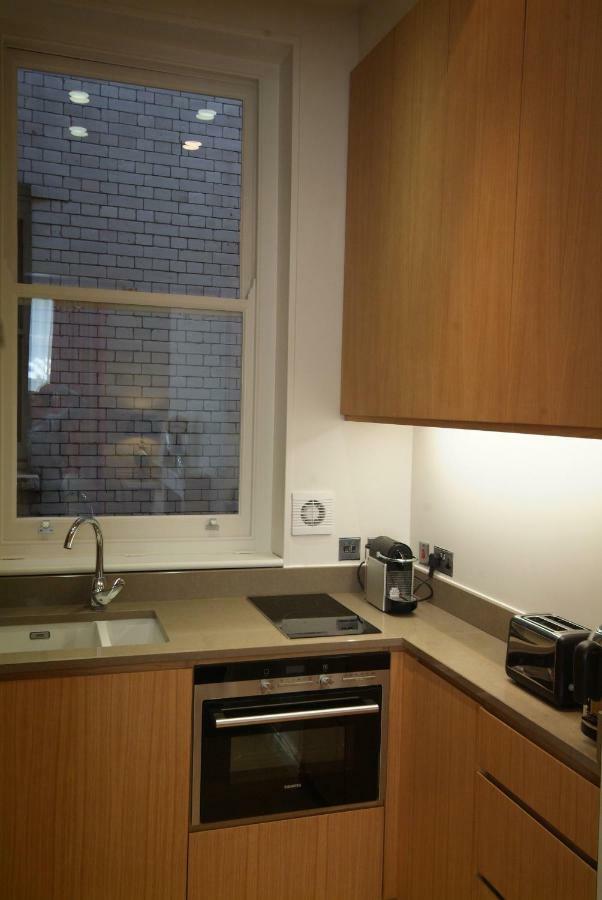 ロンドンChelsea: Exceptional 1Br W/Views Of The River Thames & Battersea Parkアパートメント エクステリア 写真