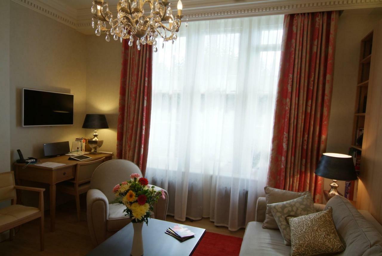 ロンドンChelsea: Exceptional 1Br W/Views Of The River Thames & Battersea Parkアパートメント エクステリア 写真