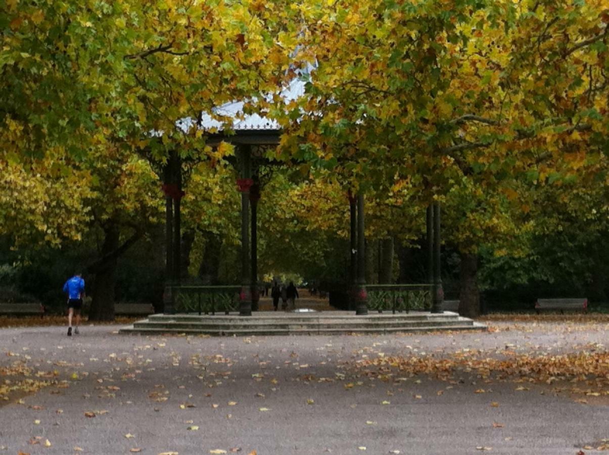ロンドンChelsea: Exceptional 1Br W/Views Of The River Thames & Battersea Parkアパートメント エクステリア 写真